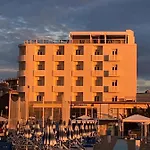 Отель Hotel Spiaggia