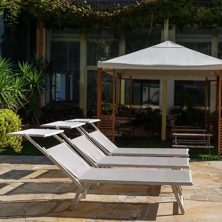 Hotel Spiaggia ホテル 3*