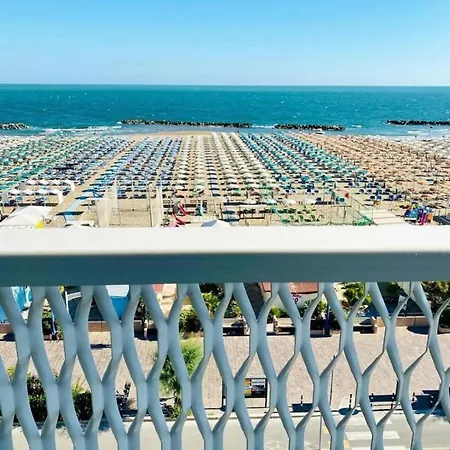 ホテル Hotel Spiaggia